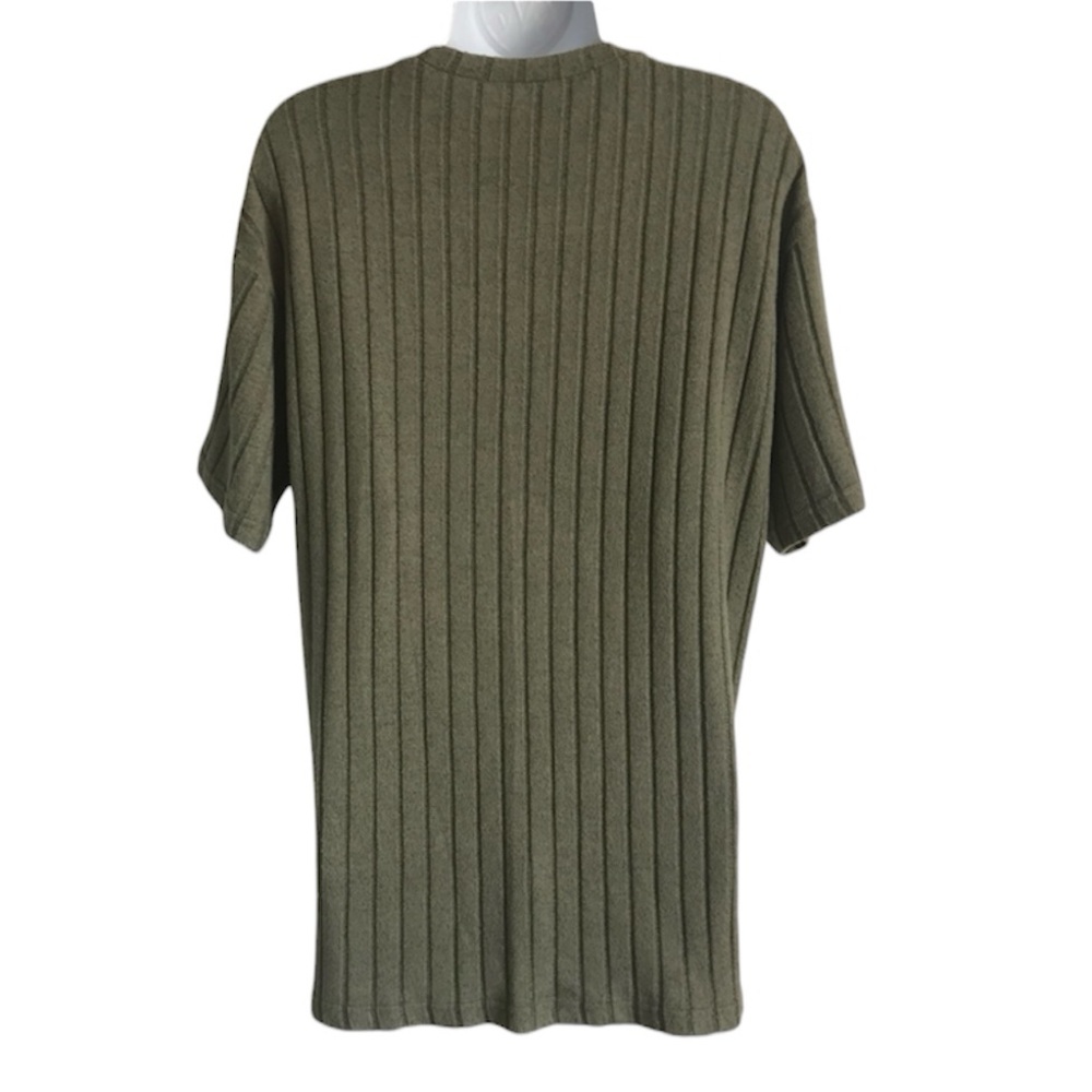 🔴 4/$15 Unbranded Women’s M Olive Green Ribbed Crewneck Short Sleeve Top in EUC - Picture 3 of 16